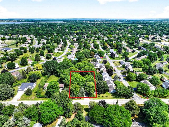 1338 LEONARD POINT ROAD, Oshkosh, WI 54904