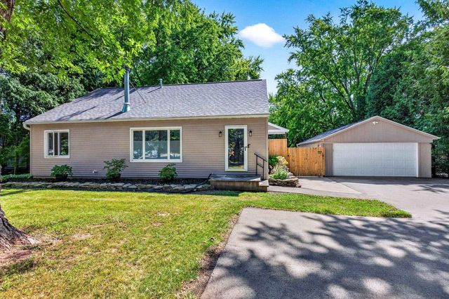 1338 LEONARD POINT ROAD, Oshkosh, WI 54904