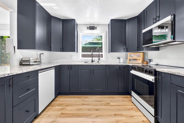 1338 LEONARD POINT ROAD, Oshkosh, WI 54904