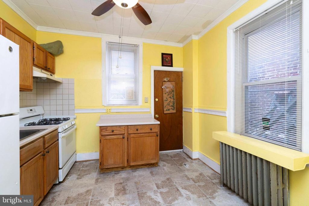 Image 10 of property listing at 3110 BOUDINOT ST, Philadelphia, PA 19134