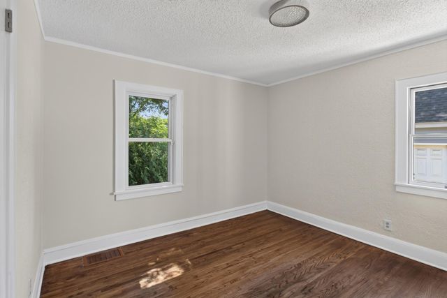 3807 Hubbard Avenue N, Robbinsdale, MN 55422