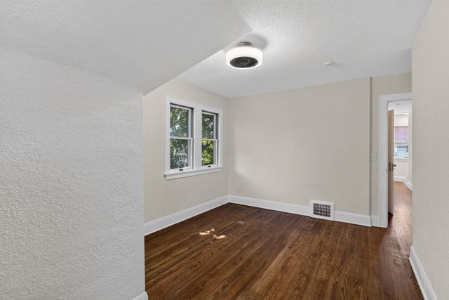 3807 Hubbard Avenue N, Robbinsdale, MN 55422