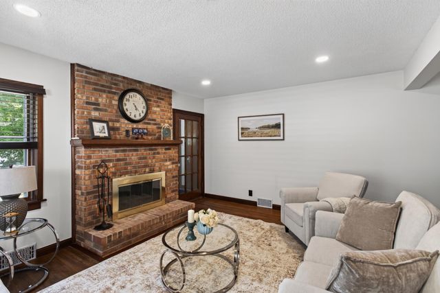 3807 Hubbard Avenue N, Robbinsdale, MN 55422