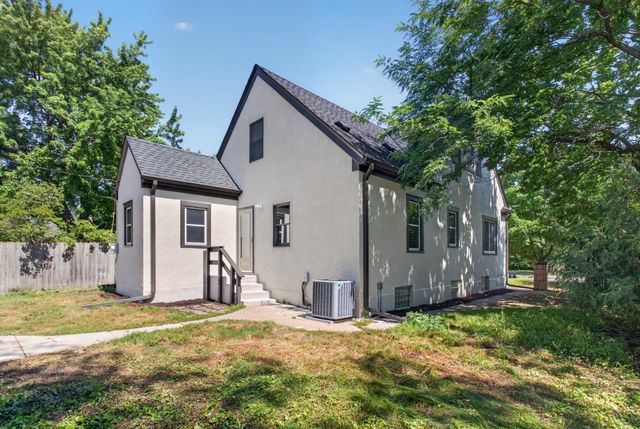 3807 Hubbard Avenue N, Robbinsdale, MN 55422