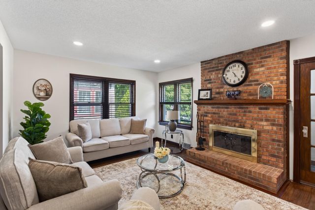 3807 Hubbard Avenue N, Robbinsdale, MN 55422