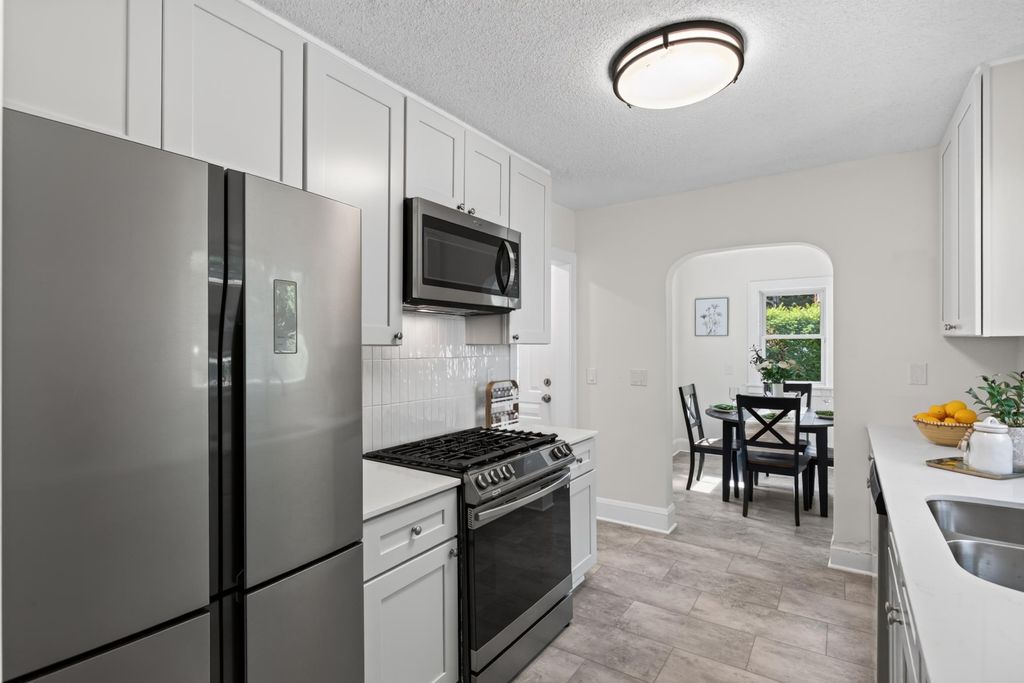 3807 Hubbard Avenue N, Robbinsdale, MN 55422 — photo 4