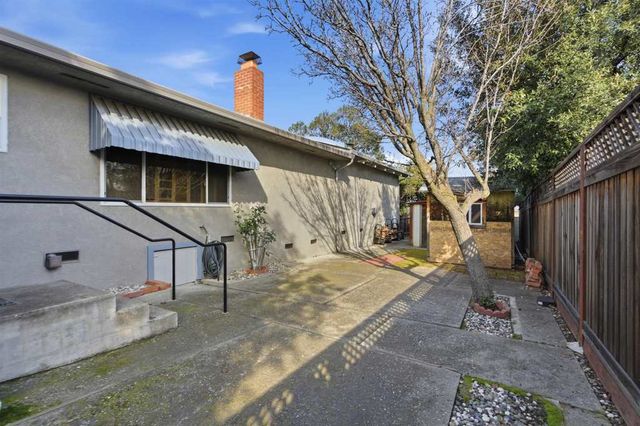 27 27 Barrie Dr, Pittsburg, CA 94565