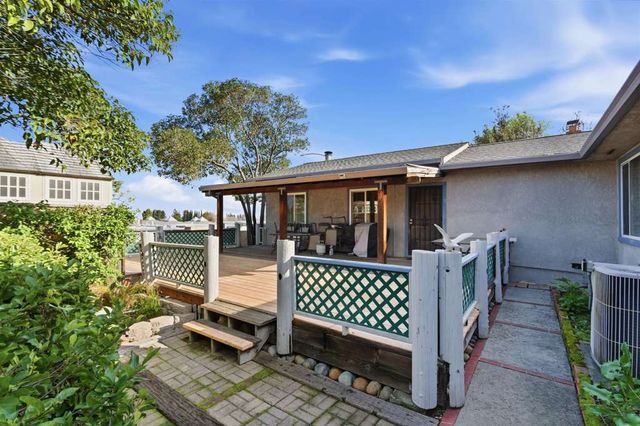 27 27 Barrie Dr, Pittsburg, CA 94565