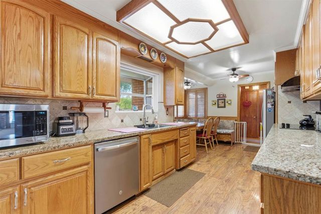 27 27 Barrie Dr, Pittsburg, CA 94565