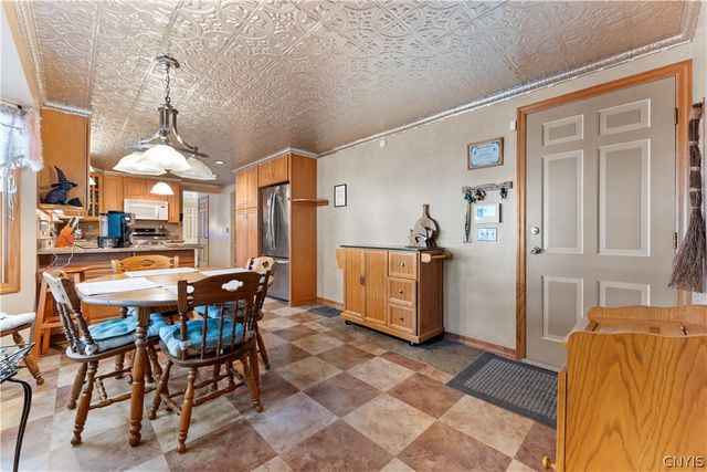 8009 Thyme Circle, Clay, NY 13090