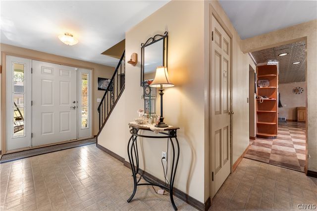 8009 Thyme Circle, Clay, NY 13090