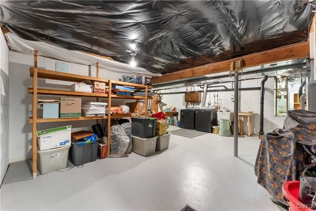 8009 Thyme Circle, Clay, NY 13090