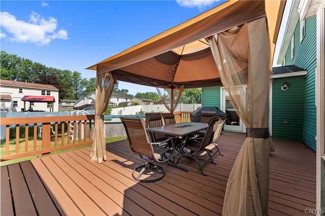 8009 Thyme Circle, Clay, NY 13090