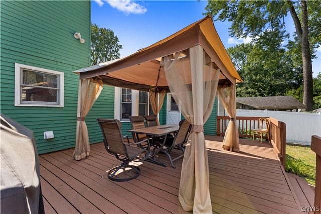 8009 Thyme Circle, Clay, NY 13090