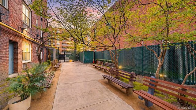 34-43 60th Street 2F, Woodside, NY 11377