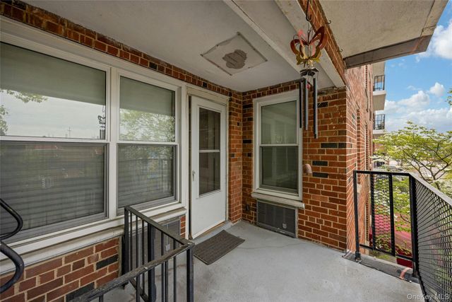34-43 60th Street 2F, Woodside, NY 11377