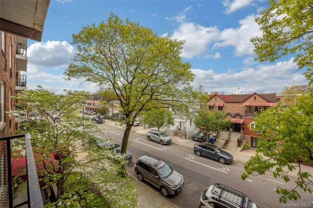34-43 60th Street 2F, Woodside, NY 11377