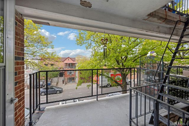 34-43 60th Street 2F, Woodside, NY 11377