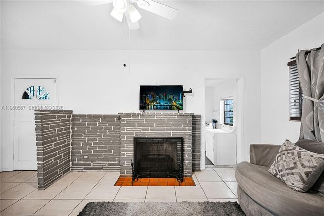 545 NW 77th St, Miami, FL 33150