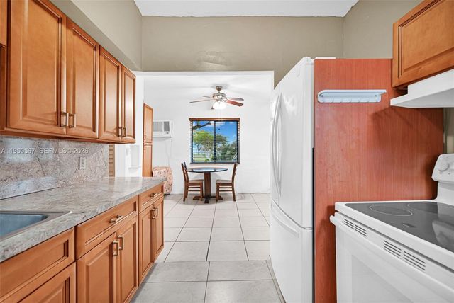 545 NW 77th St, Miami, FL 33150