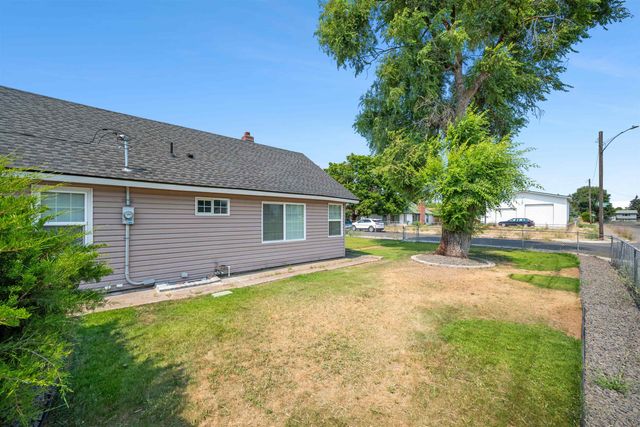 1742 E Sanson Ave, Spokane, WA 99207