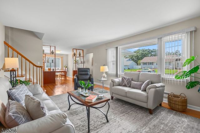 13 Briarwood Dr, Franklin Twp., NJ 08873