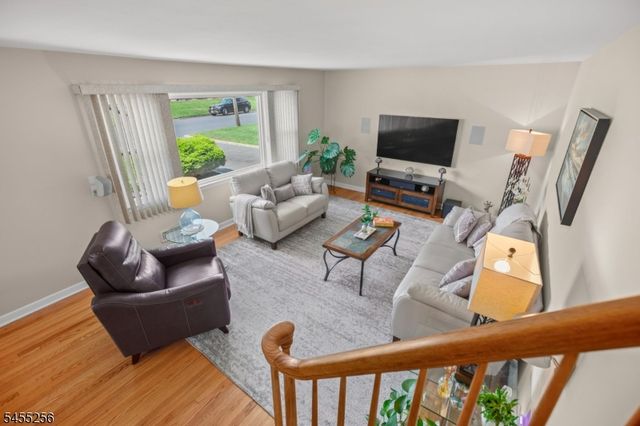 13 Briarwood Dr, Franklin Twp., NJ 08873