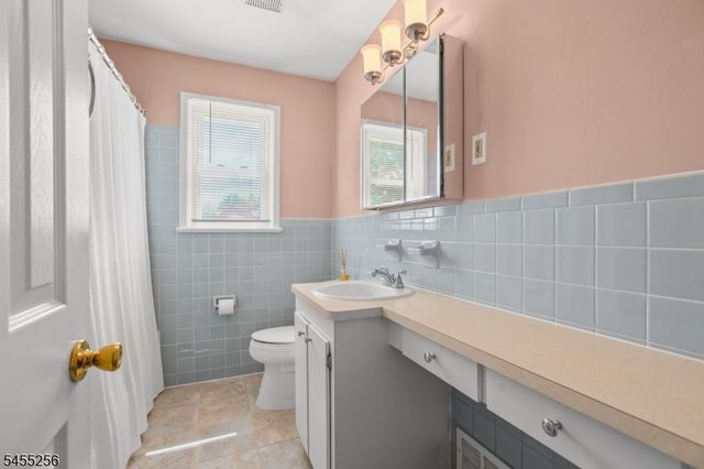 13 Briarwood Dr, Franklin Twp., NJ 08873