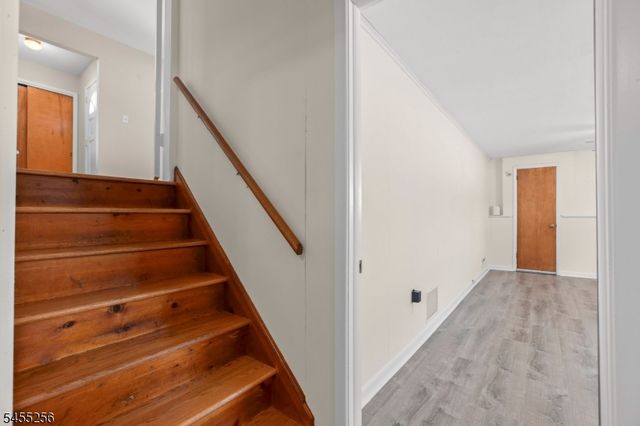 13 Briarwood Dr, Franklin Twp., NJ 08873