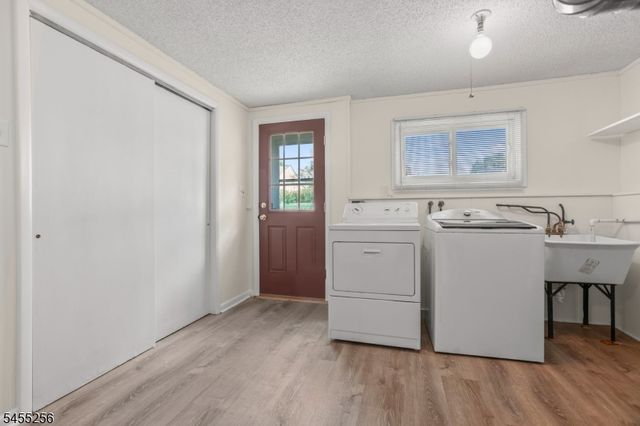 13 Briarwood Dr, Franklin Twp., NJ 08873