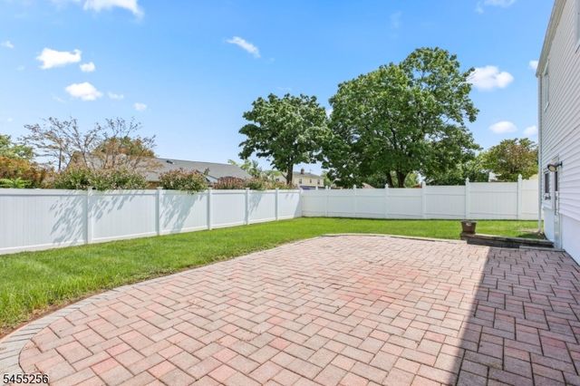 13 Briarwood Dr, Franklin Twp., NJ 08873