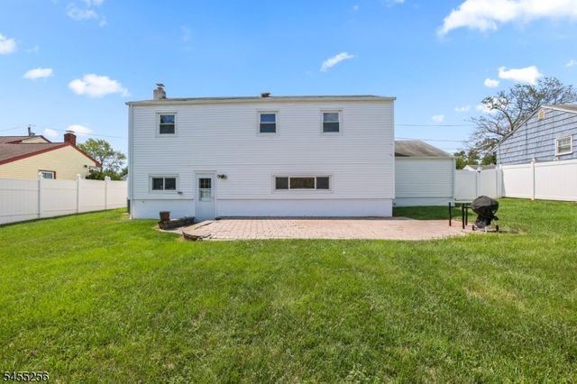 13 Briarwood Dr, Franklin Twp., NJ 08873