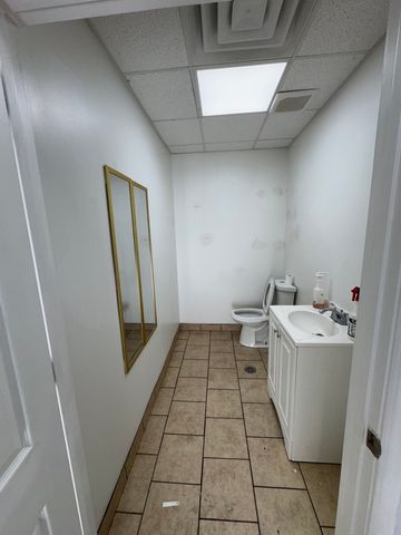 3011 W 63rd Street, Chicago, IL 60629