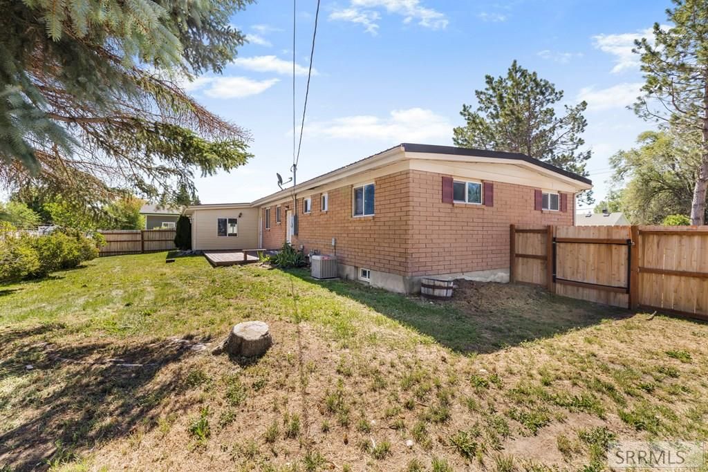 Image 39 of property listing at 431 W Center Street, Shelley, ID 83274