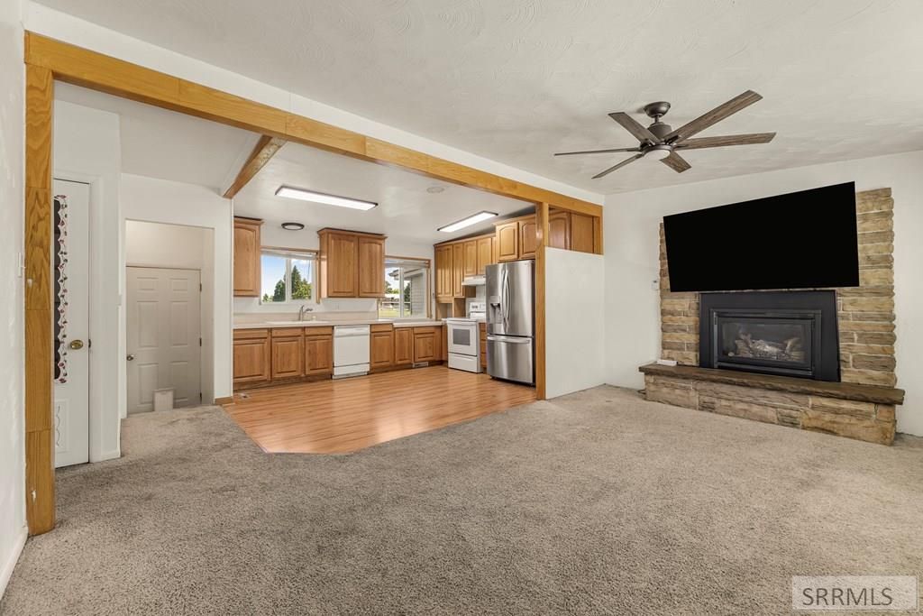 Image 8 of property listing at 431 W Center Street, Shelley, ID 83274