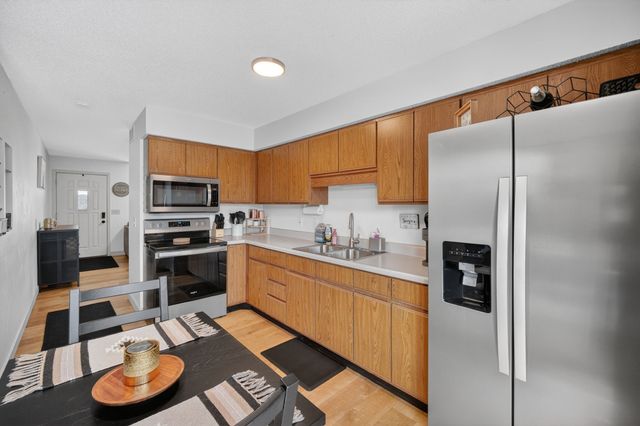 1352 Hunter Drive, Norwalk, IA 50211