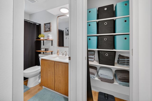 1352 Hunter Drive, Norwalk, IA 50211