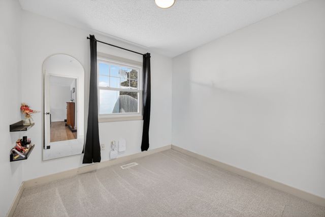 1352 Hunter Drive, Norwalk, IA 50211