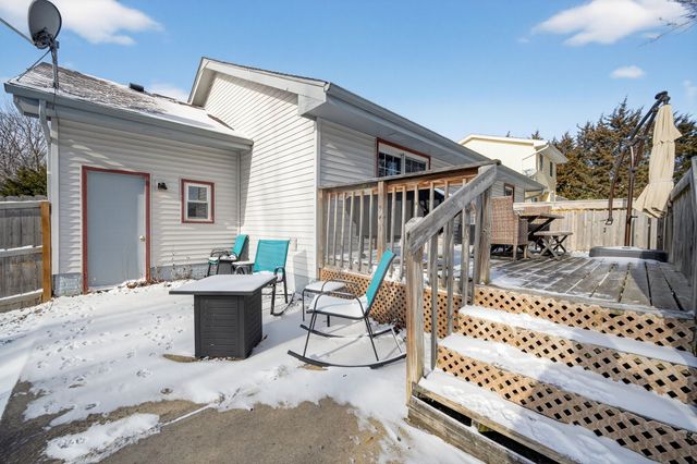 1352 Hunter Drive, Norwalk, IA 50211