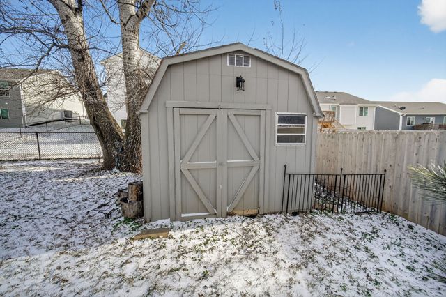 1352 Hunter Drive, Norwalk, IA 50211