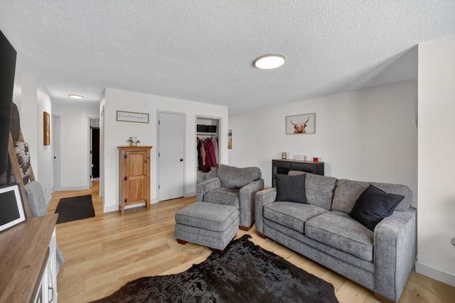 1352 Hunter Drive, Norwalk, IA 50211