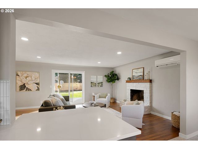 2255 POLK St, Eugene, OR 97405