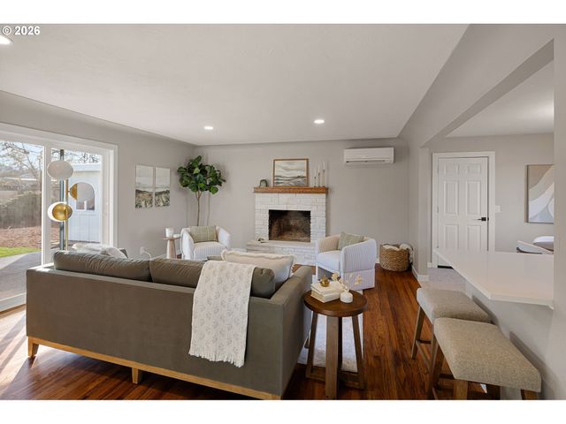 2255 POLK St, Eugene, OR 97405