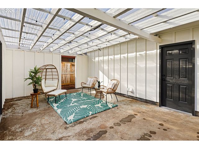 2255 POLK St, Eugene, OR 97405