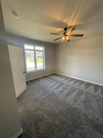 827 Vineyard Drive, Cambridge, WI 53523