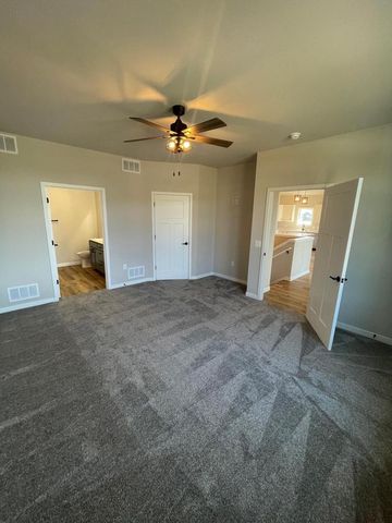 827 Vineyard Drive, Cambridge, WI 53523