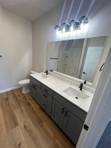 827 Vineyard Drive, Cambridge, WI 53523