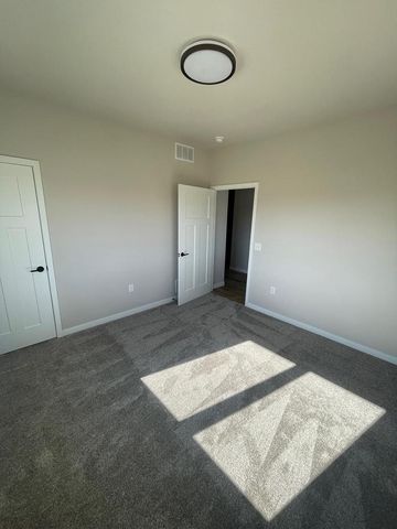 827 Vineyard Drive, Cambridge, WI 53523