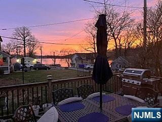 33 Alabama Avenue, Jefferson Township, NJ 07849