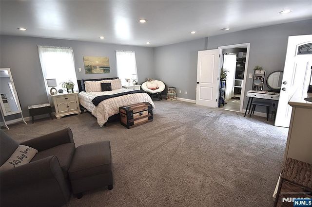 33 Alabama Avenue, Jefferson Township, NJ 07849